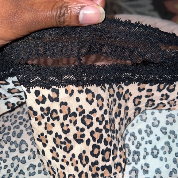 Victoria’s Secret low rise hiphugger - Picture 2 of 3